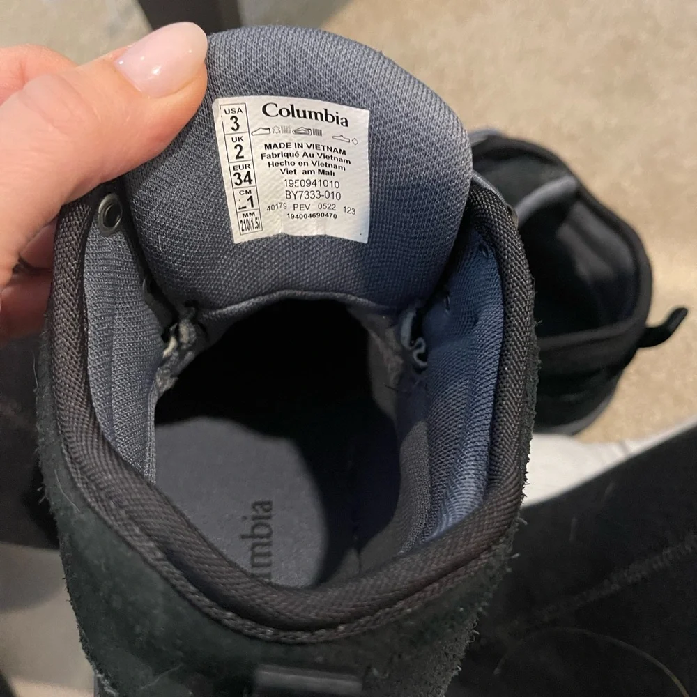 Columbia Youth Fairbanks Mid Black Graphite Boots